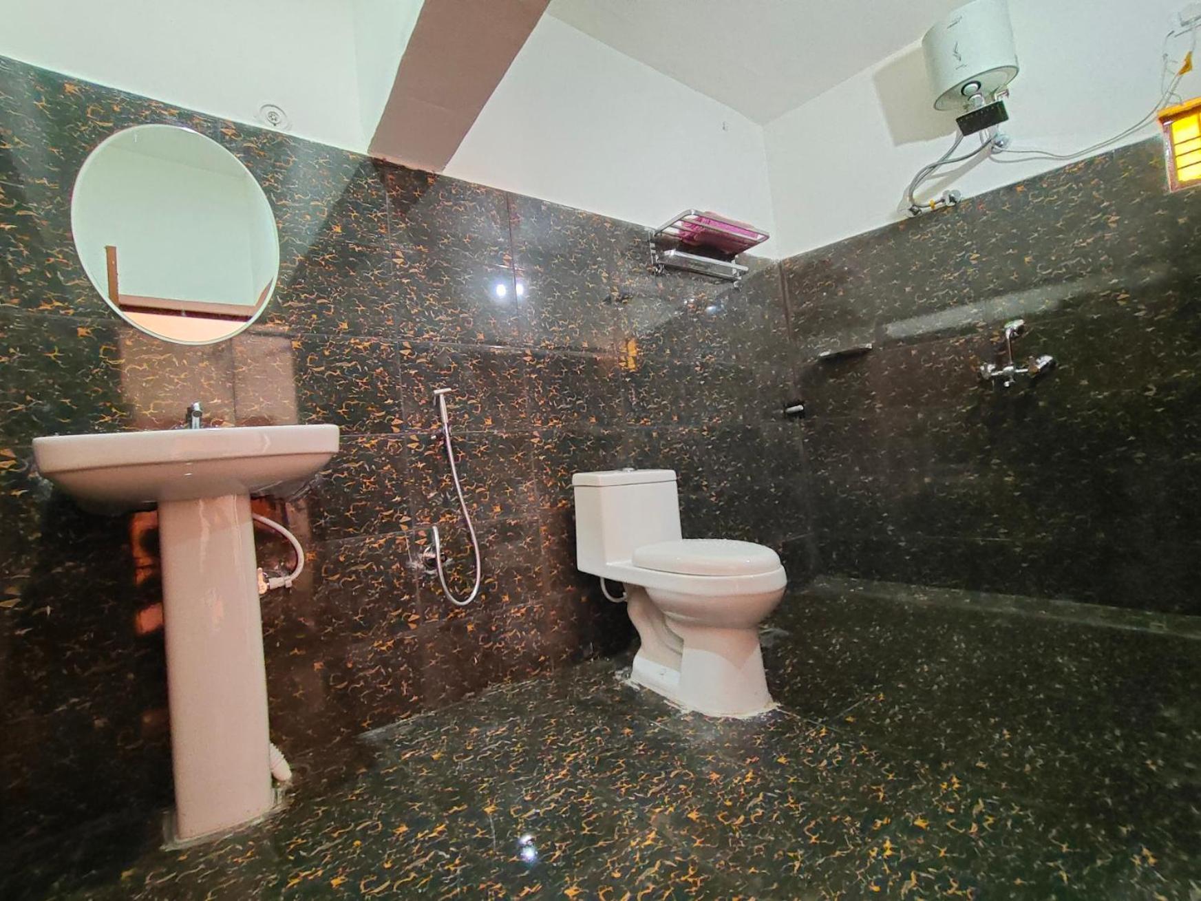 Alaknanda Homestay Karnaprayāg المظهر الخارجي الصورة