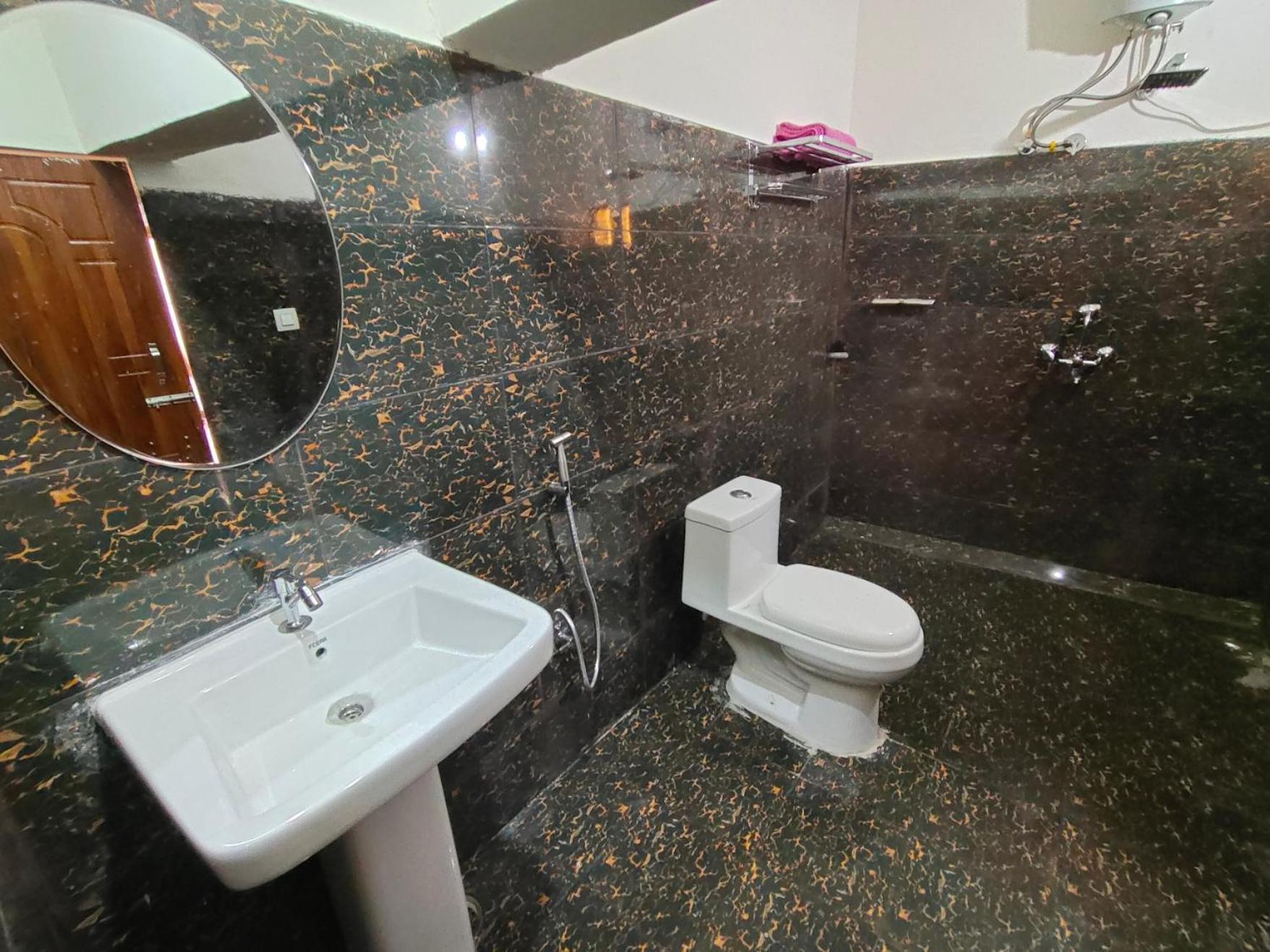Alaknanda Homestay Karnaprayāg المظهر الخارجي الصورة